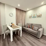 Gold Center 104 アパート