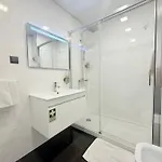 Gold Center 104 フンシャル