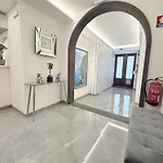 Gold Center 104 アパート