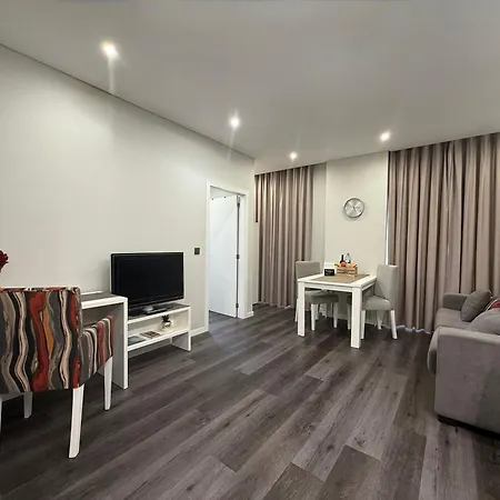 Apartamento Gold Center 104 *