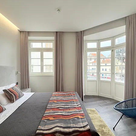 Apartamento Gold Center 104 *