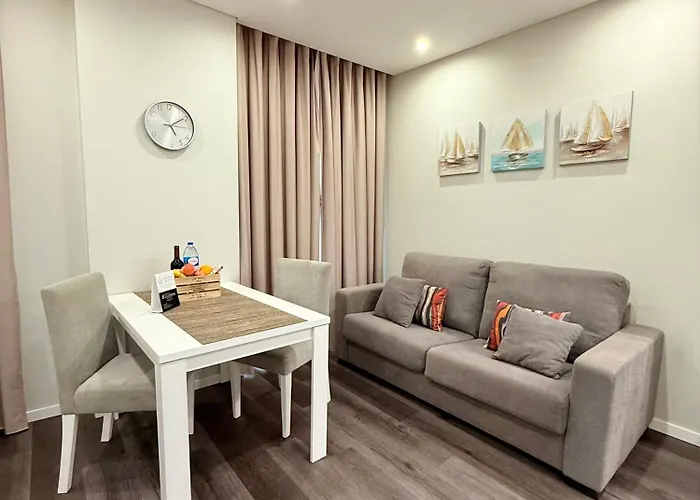 Gold Center 104 Apartment