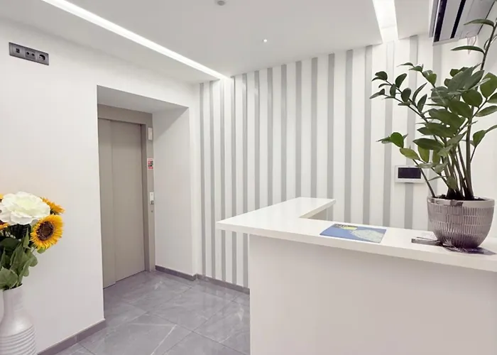 Gold Center 104 Apartment *